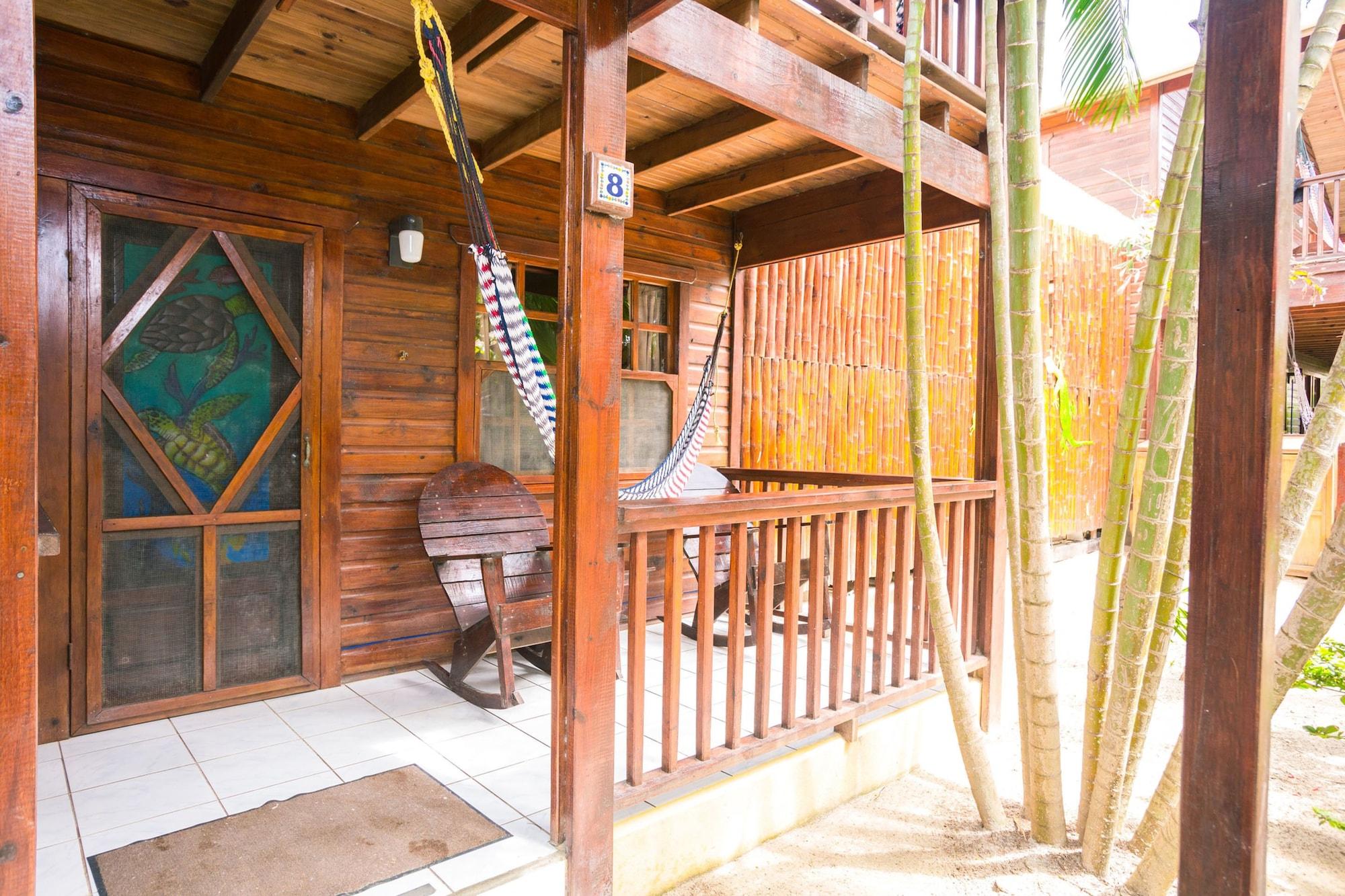 Bananarama Dive & Beach Resort West Bay Esterno foto