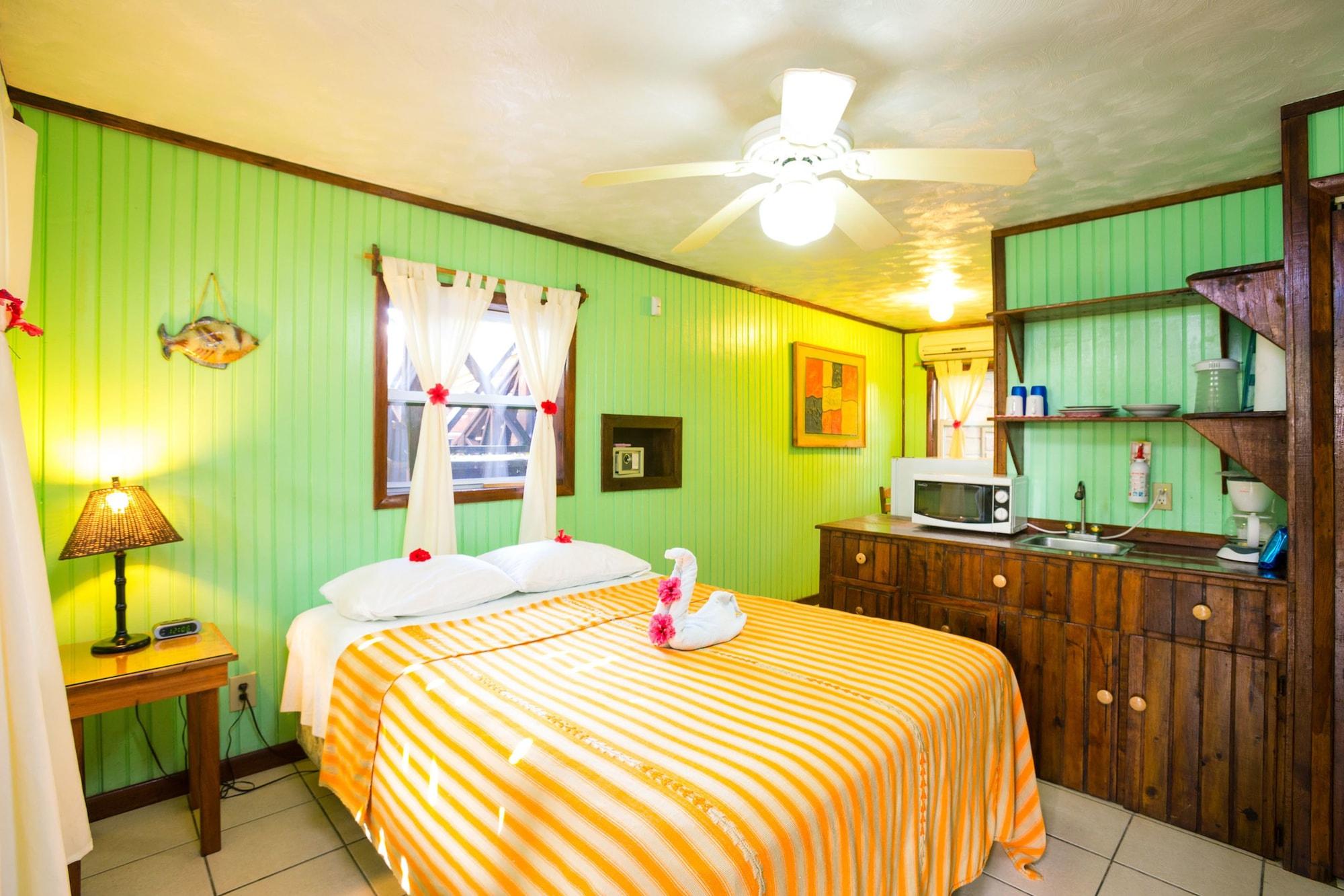 Bananarama Dive & Beach Resort West Bay Esterno foto