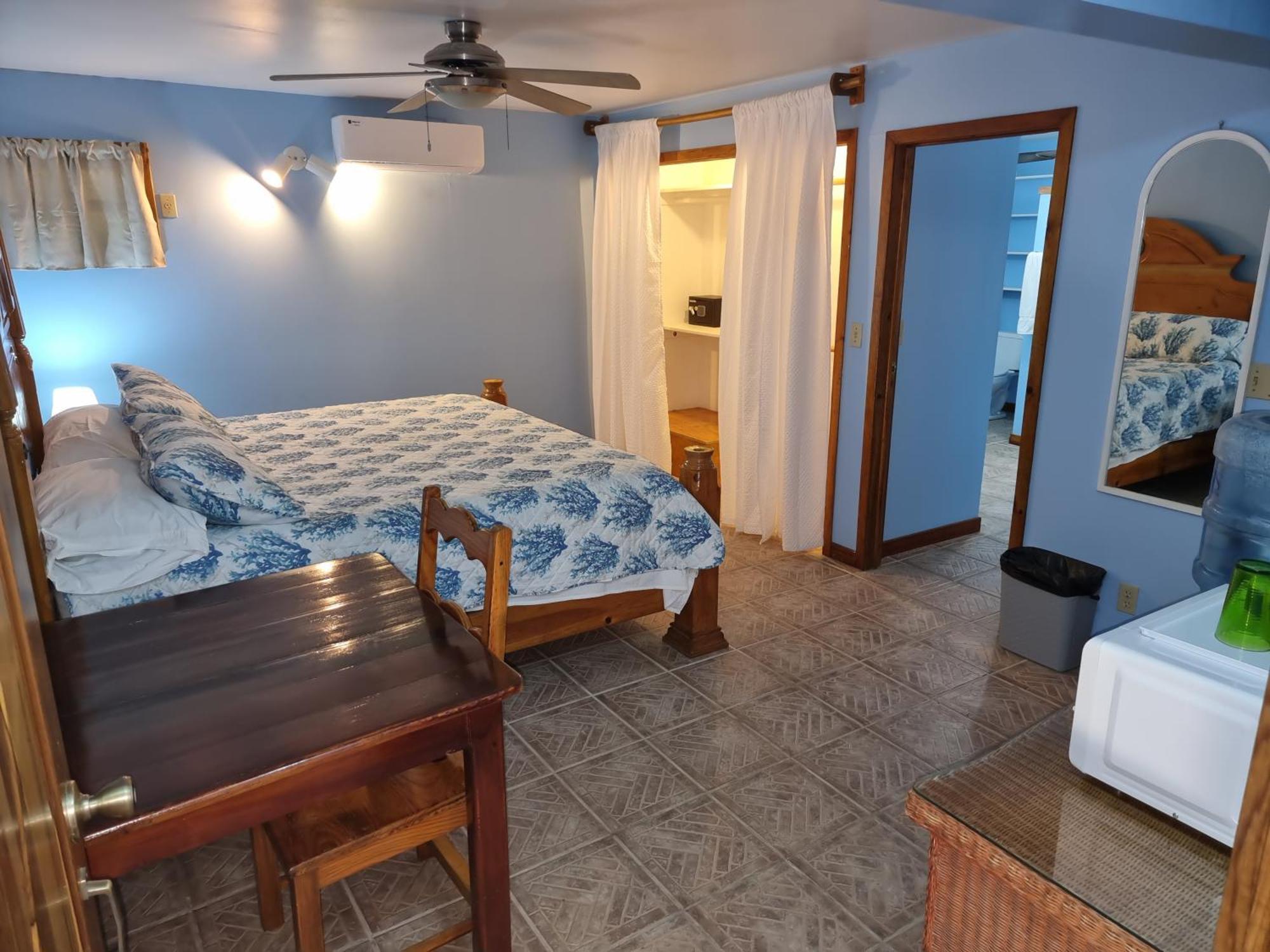 Bananarama Dive & Beach Resort West Bay Camera foto