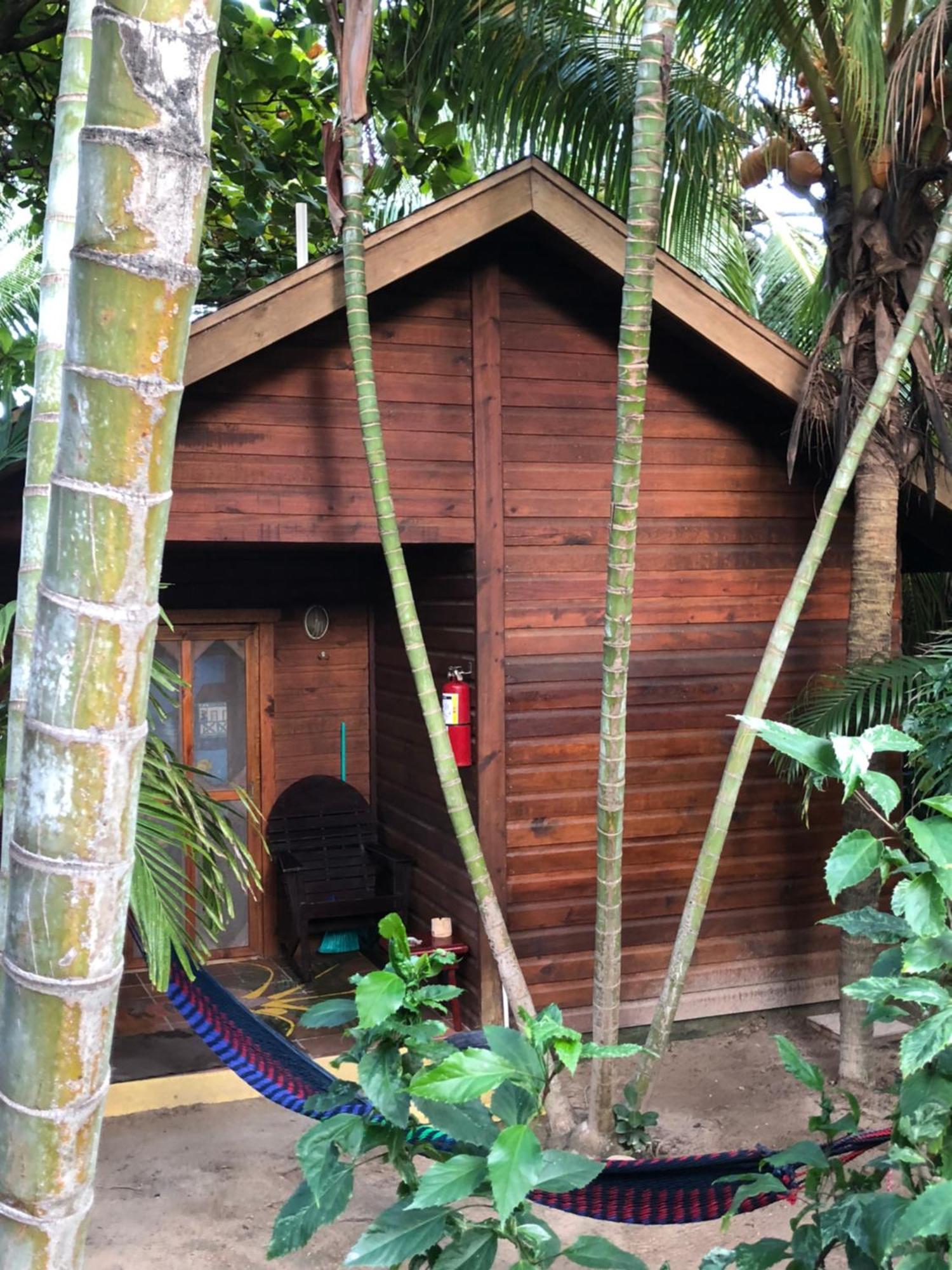 Bananarama Dive & Beach Resort West Bay Esterno foto