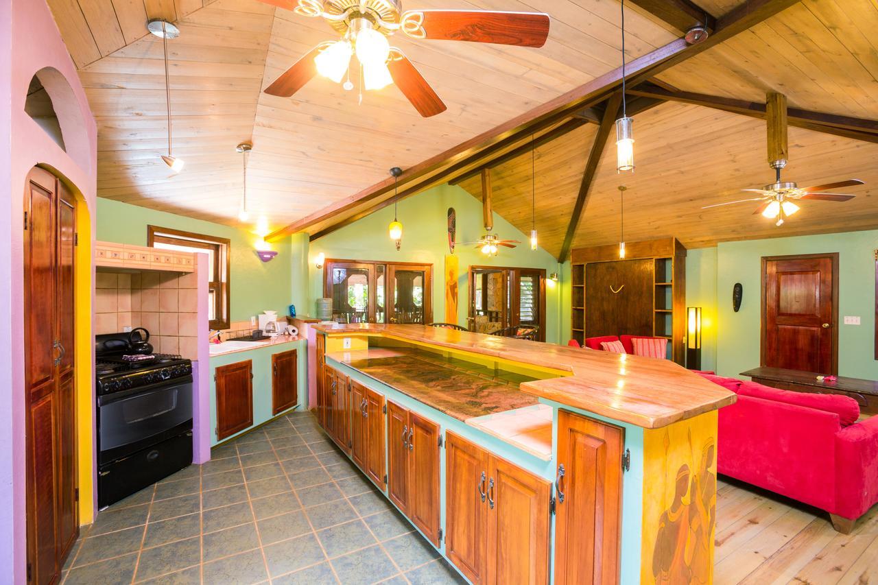 Bananarama Dive & Beach Resort West Bay Esterno foto
