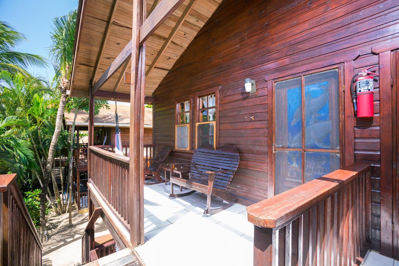Bananarama Dive & Beach Resort West Bay Esterno foto