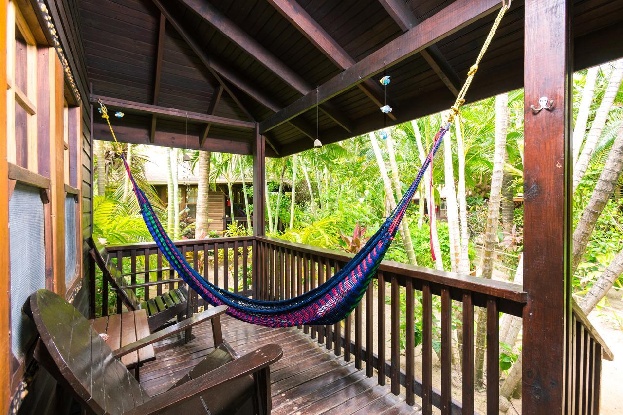 Bananarama Dive & Beach Resort West Bay Esterno foto