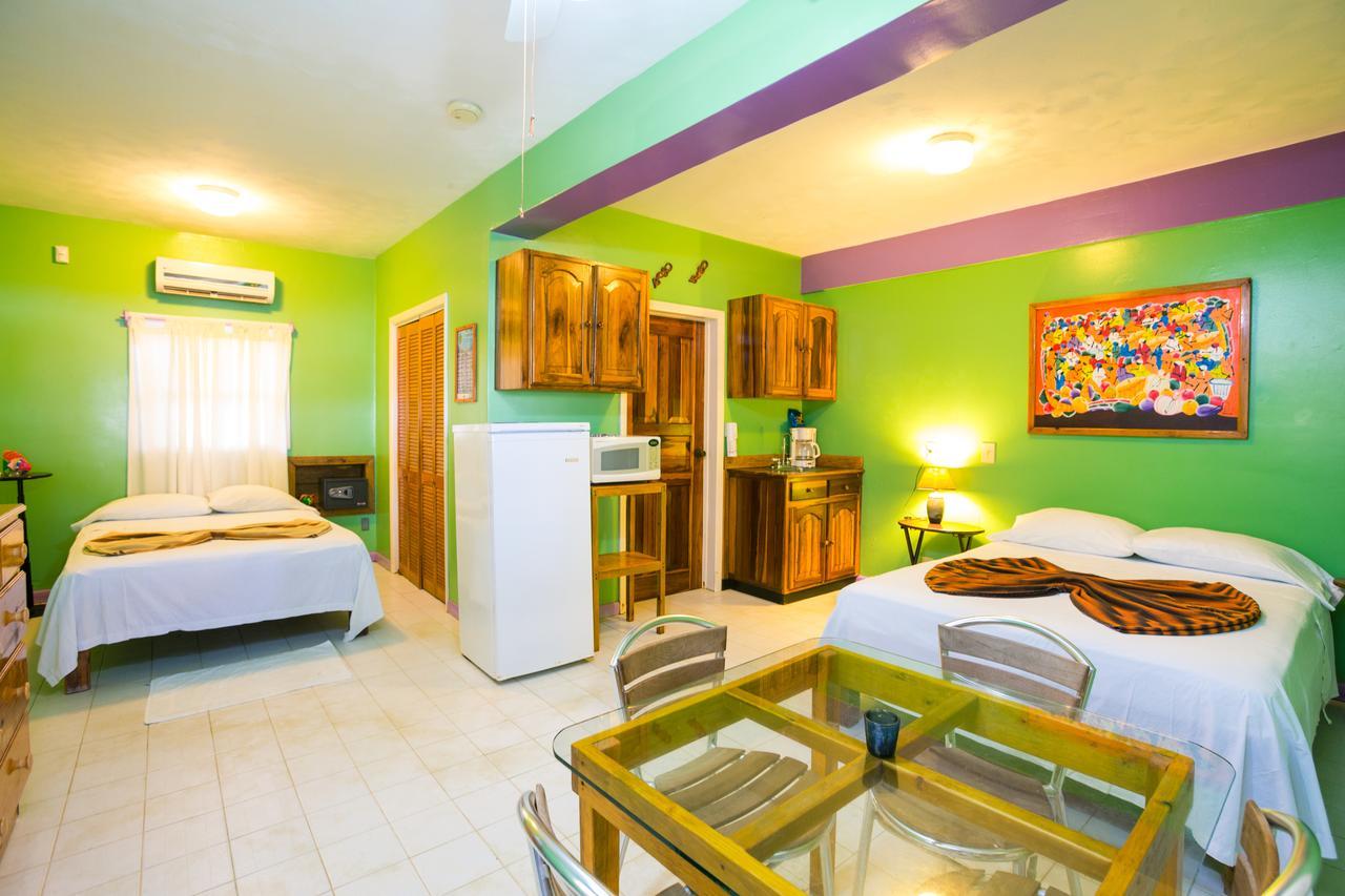 Bananarama Dive & Beach Resort West Bay Esterno foto