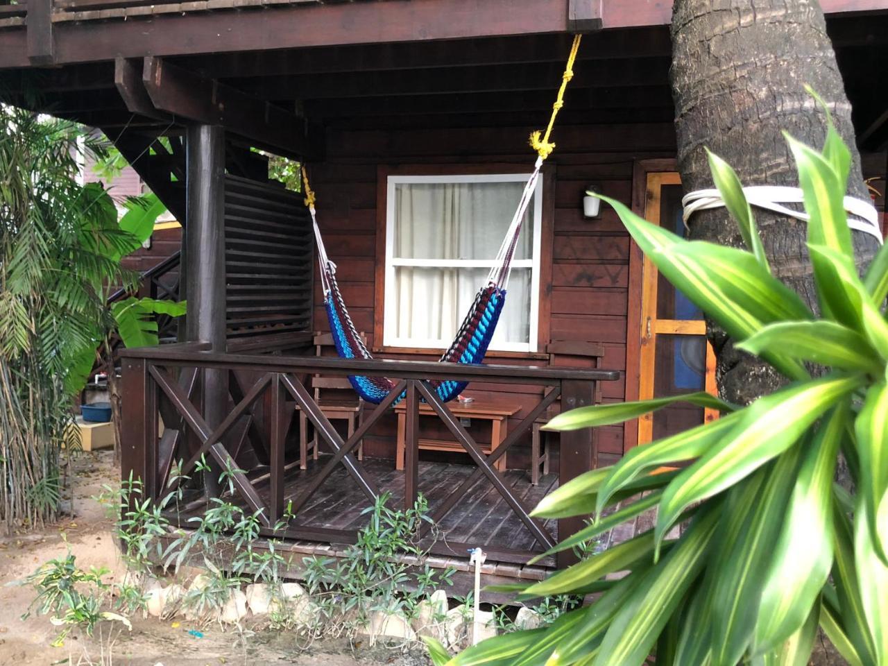 Bananarama Dive & Beach Resort West Bay Esterno foto