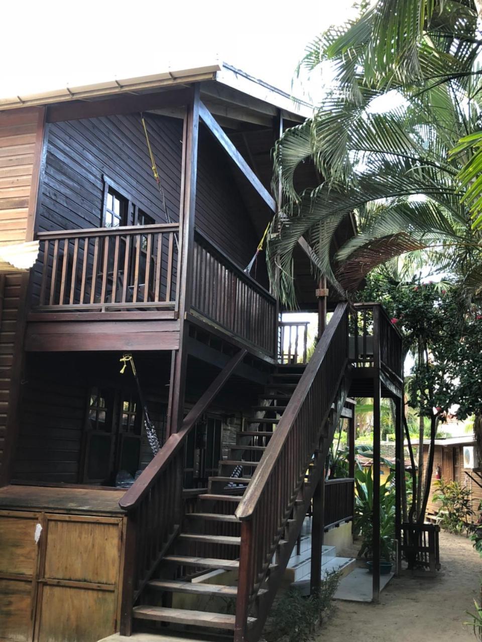Bananarama Dive & Beach Resort West Bay Esterno foto