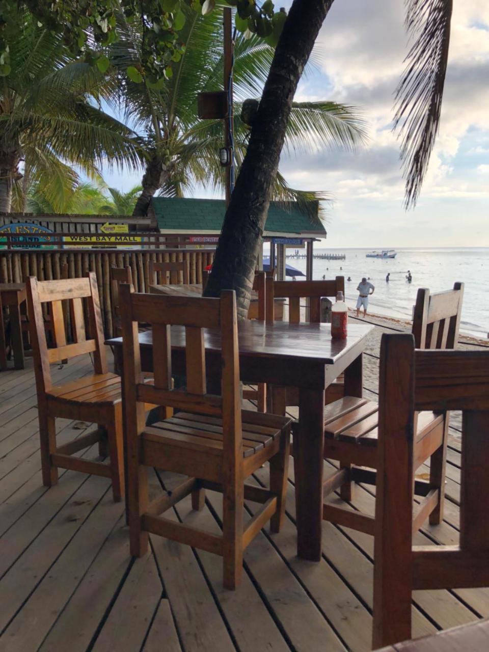 Bananarama Dive & Beach Resort West Bay Esterno foto