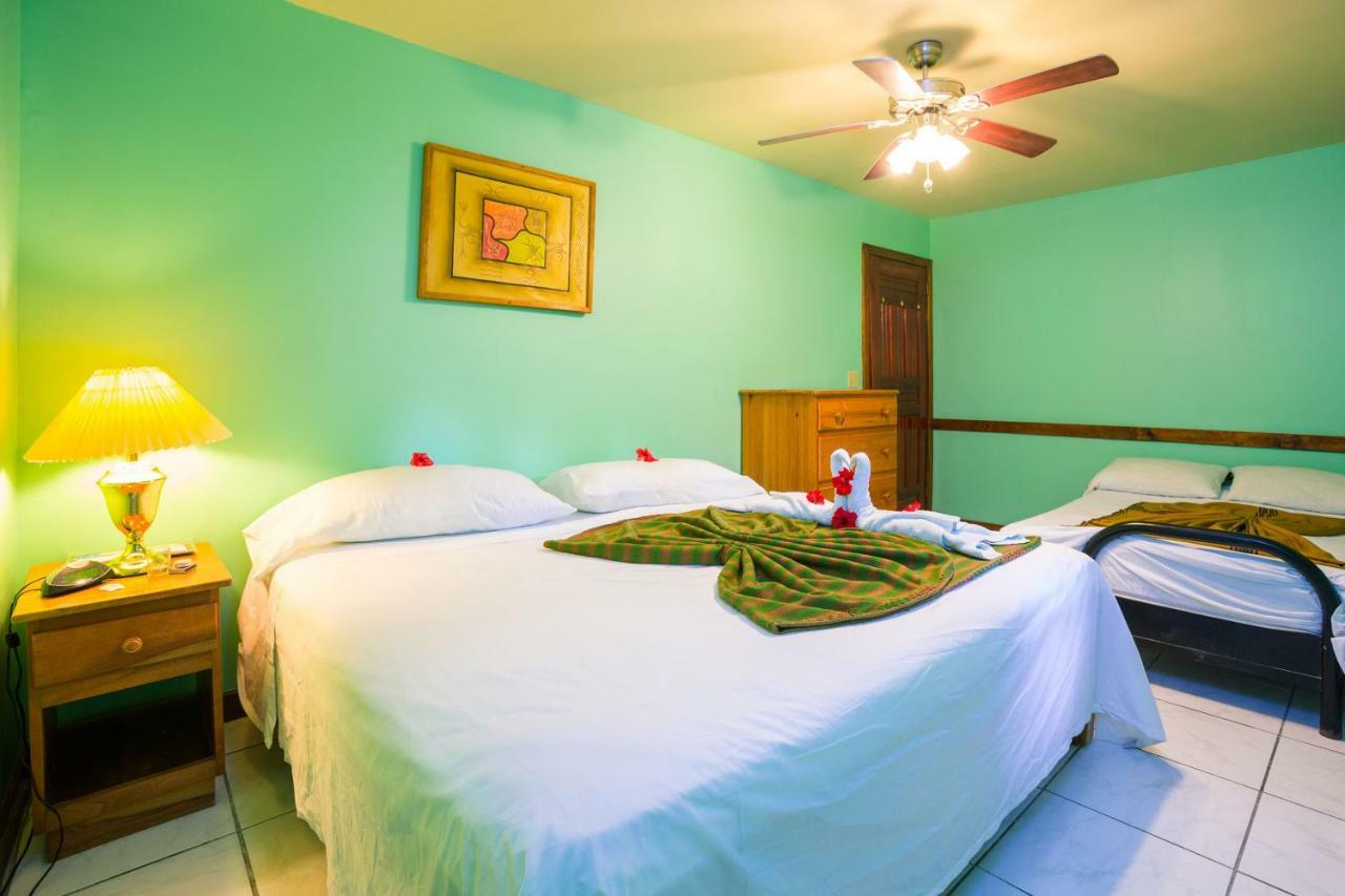 Bananarama Dive & Beach Resort West Bay Esterno foto