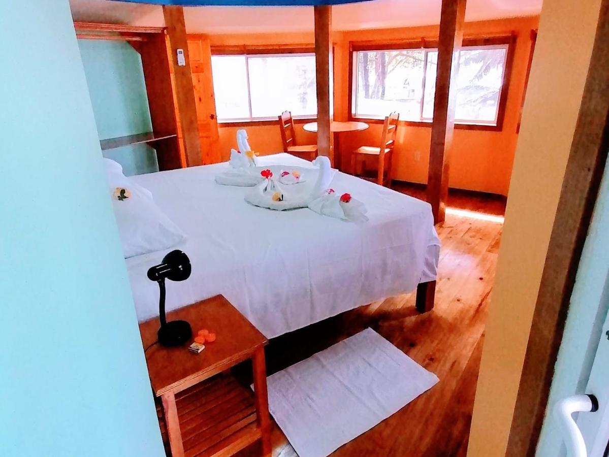 Bananarama Dive & Beach Resort West Bay Esterno foto